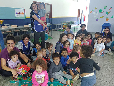 Escola Municipal Benedita Salinas realiza projeto “Caixinha de Músicas” em Ilhabela