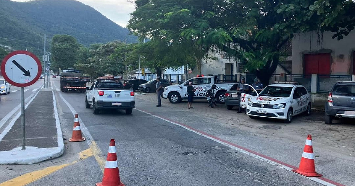 PM realiza intervenções com orientação para motoristas e passageiros em alusão ao Maio Amarelo no LN