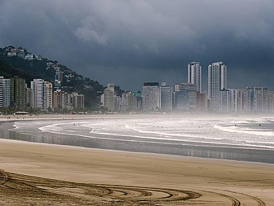 Número de praias impróprias cresce no Litoral Norte e acende alerta