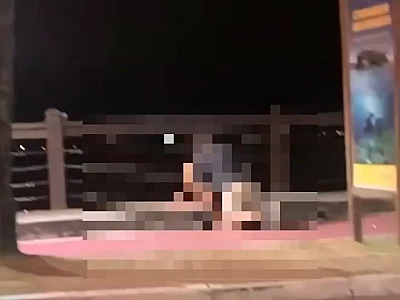Vídeo nas redes sociais mostra casal em possível ato sexual na ciclovia em Ilhabela