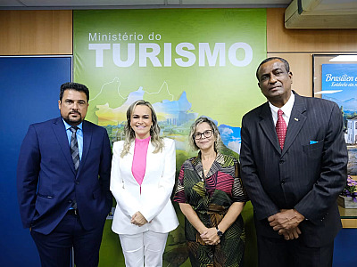 Felipe Augusto reúne-se com Ministra do Turismo para discutir fomento do setor após tragédia