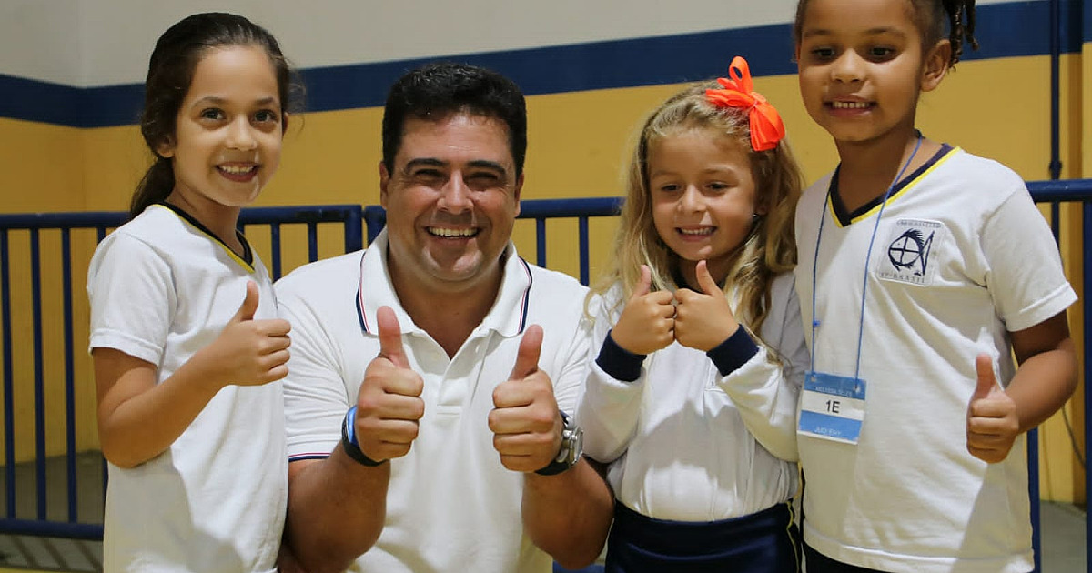 Prefeito Felipe Augusto celebra projeto "Na Onda da Leitura” que distribuirá mais de 60 mil livros em São Sebastião