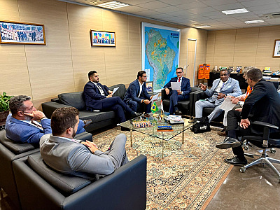 Ministro Waldez Goes garante a Reinaldinho liberação de recursos para Estrada Beira Rio