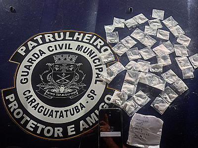 Após tentativa de fuga, homem é detido com 40 papelotes de cocaína em Caraguatatuba