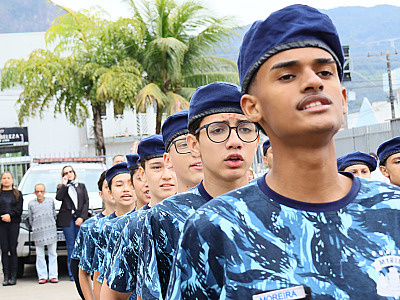 7ª turma da Guarda Mirim de Caraguatatuba tem primeiro dia letivo