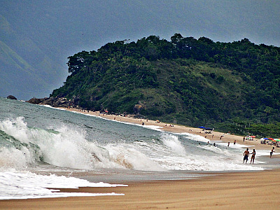 Região tem 12 praias impróprias neste fim de semana