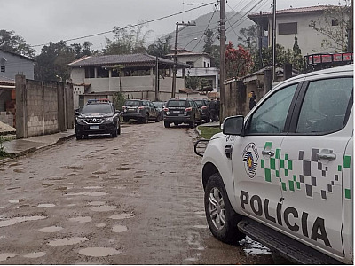 Polícia realiza buscas por tatuador desaparecido em Ubatuba