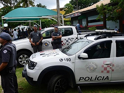 Para manter Ilhabela a cidade mais segura do LN, Colucci entrega base da PM na Feiticeira