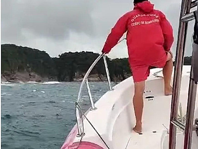 Arrastado pelas ondas, homem bate cabeça em pedra e morre na Ilha do Mar Virado