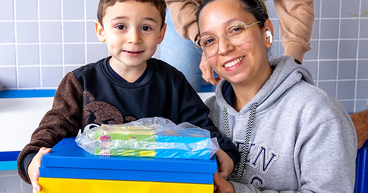 Alunos da rede municipal de São Sebastião retornam às aulas com kits de material escolar