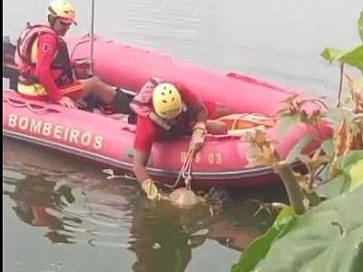 Corpo de mulher aparece boiando em praia de Ubatuba