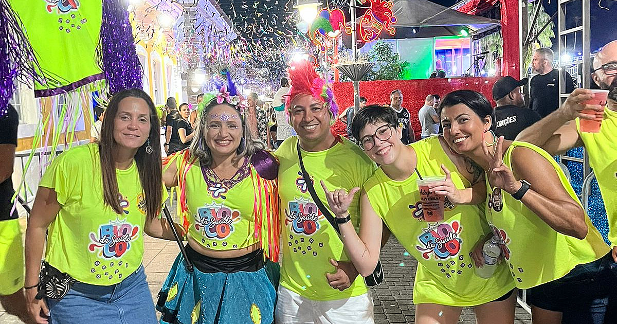 Prefeito entrega chave da cidade para Rei Momo e se despede do Carnaval de São Sebastião
