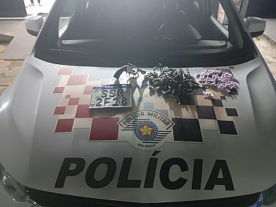 Adolescente é apreendido por tráfico, porte ilegal de arma e receptação em Caraguatatuba