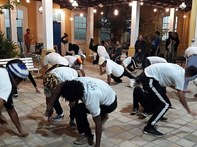 Aprendizes das Oficinas Culturais participam de vivência cultural com Mestre de Capoeira do Mato Grosso do Sul