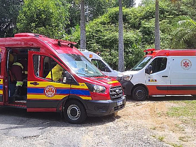 GBMar resgata turistas canadenses em Ubatuba