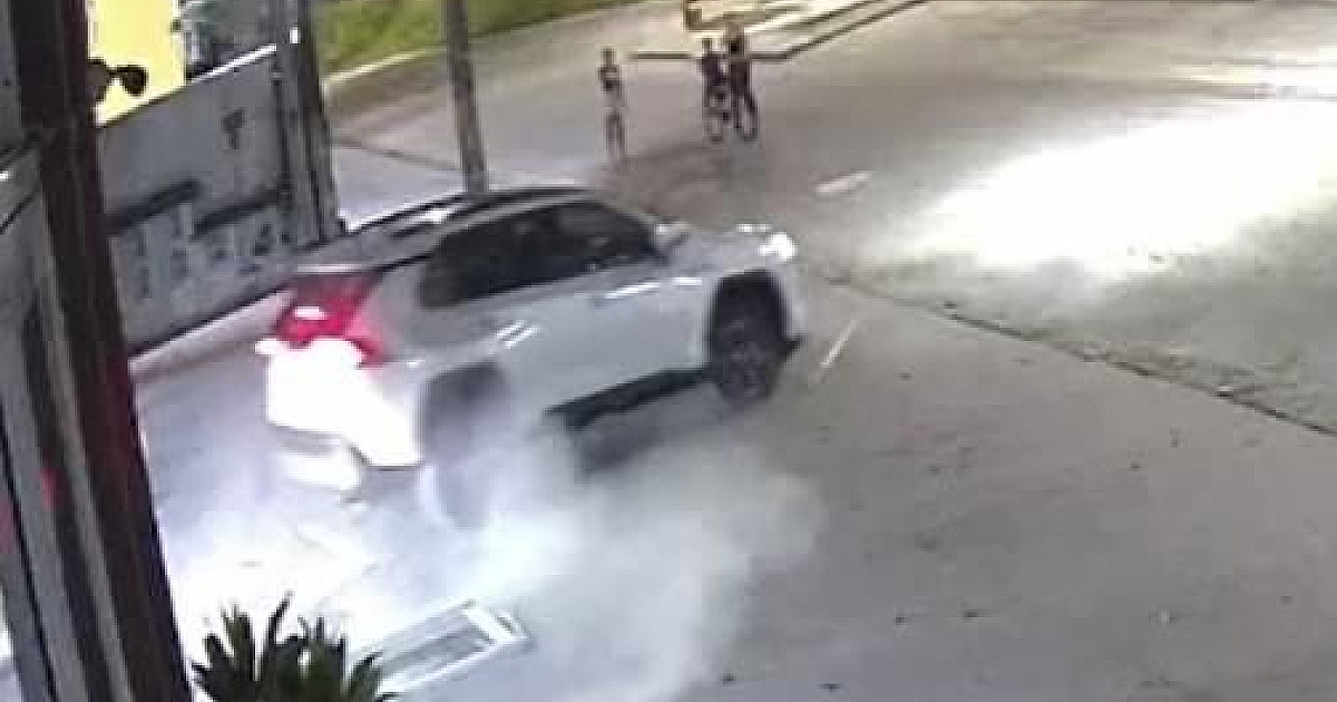 Ladrão invade concessionária e furta carro de luxo avaliado em R$ 350 mil em Caraguatatuba