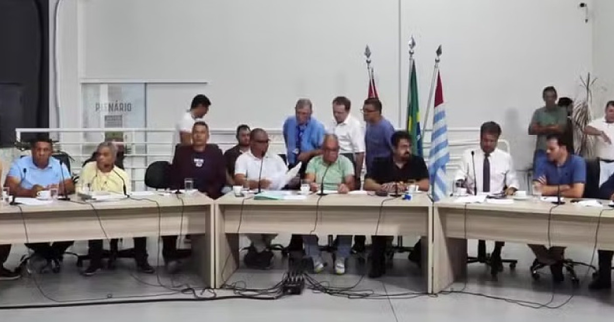 Vereadores anulam processo de cassação de Flávia Pascoal em Ubatuba
