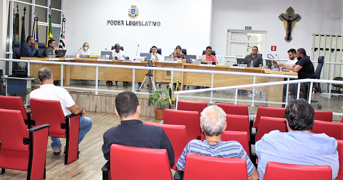 Em noite de sessão ordinária e extraordinária, vereadores aprovam projeto que institui o Dia da Bíblia e proposta de suplementação de R$395 milhões do orçamento do município