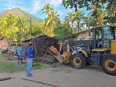 Reordenamento da Orla: Prefeitura de Ilhabela inicia apreensão de embarcações irregulares