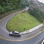 Rodovia Osvaldo Cruz volta a operar após queda de barreira em Ubatuba