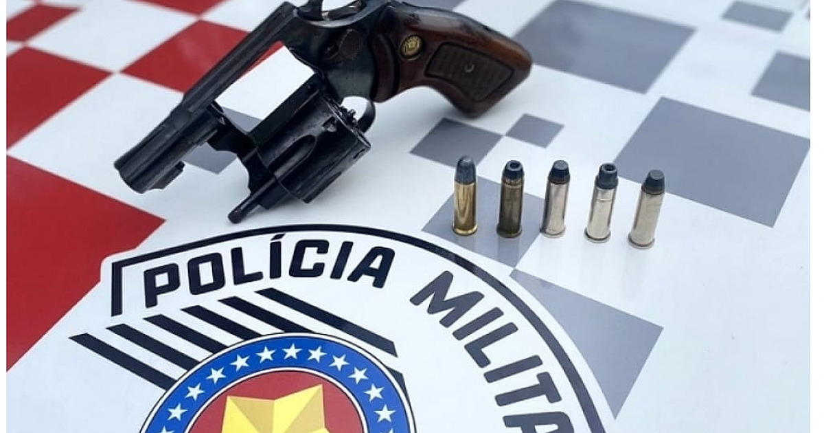 PM prende homem com revólver adulterado no Canto do Mar