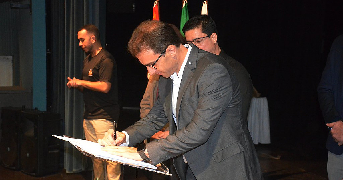 Caraguatatuba assina acordo de cooperação com Parceiros da Educação