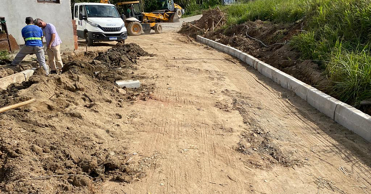 Prefeitura executa recuperação de tubulações e caixa de inspeção em Boiçucanga