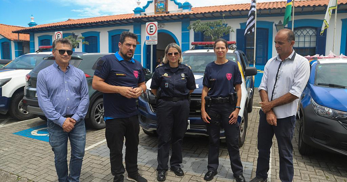 Guarda Mirim recebe duas novas viaturas pelas mãos do prefeito Felipe Augusto ,