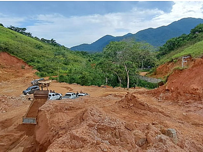 Polícia Ambiental flagra extração de minério em Ubatuba