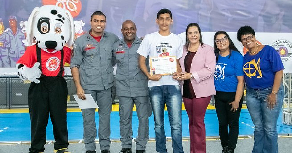 Prefeitura de São Sebastião e Corpo de Bombeiros formam 300 estudantes do Programa Bombeiro na Escola