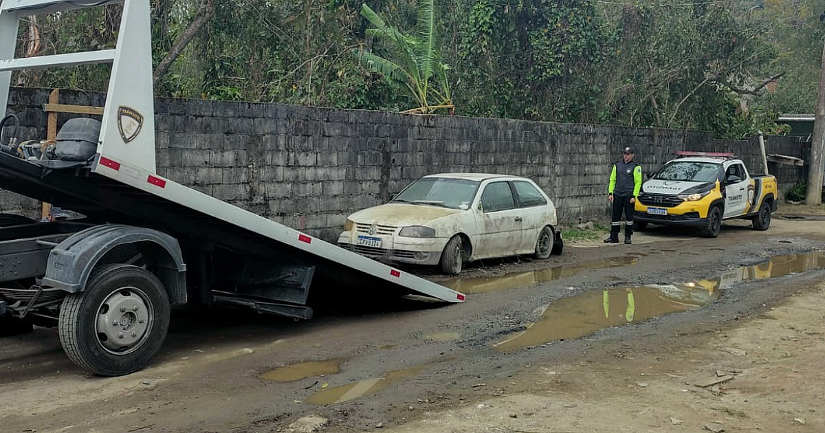 São Sebastião registra 75 notificações de veículos abandonados; 17 foram removidos
