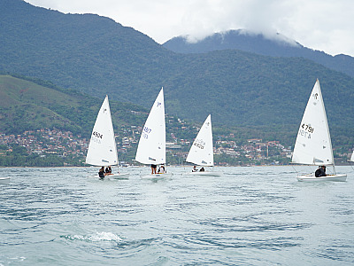 Velejadores de Ilhabela são destaque no 38º Campeonato Brasileiro de Dingue realizado na cidade