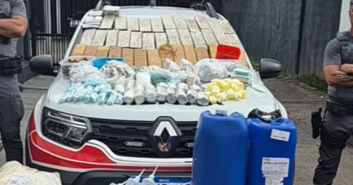 Nervosismo de motociclista leva PM a apreender drogas e prender suspeito em Ubatuba