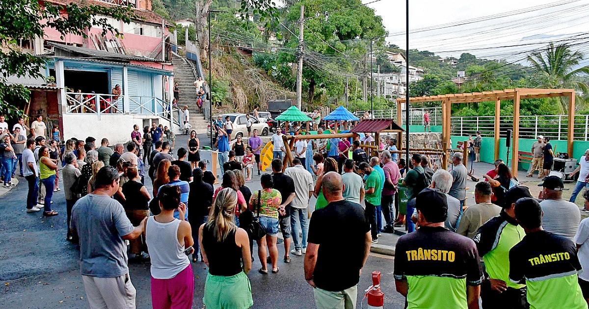 Toninho Colucci entrega nova praça no Itaquanduba e reforça investimentos no bairro