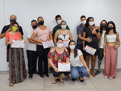 Concluintes do Curso de Gestantes e Casais Grávidos recebem certificados