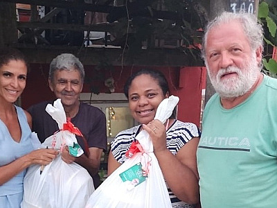 Ação Natalina Solidária leva acolhimento e esperança a famílias de Ilhabela
