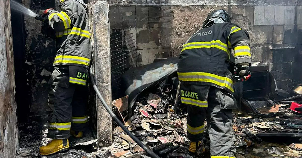 Casa tem cômodos destruídos por fogo em São Sebastião