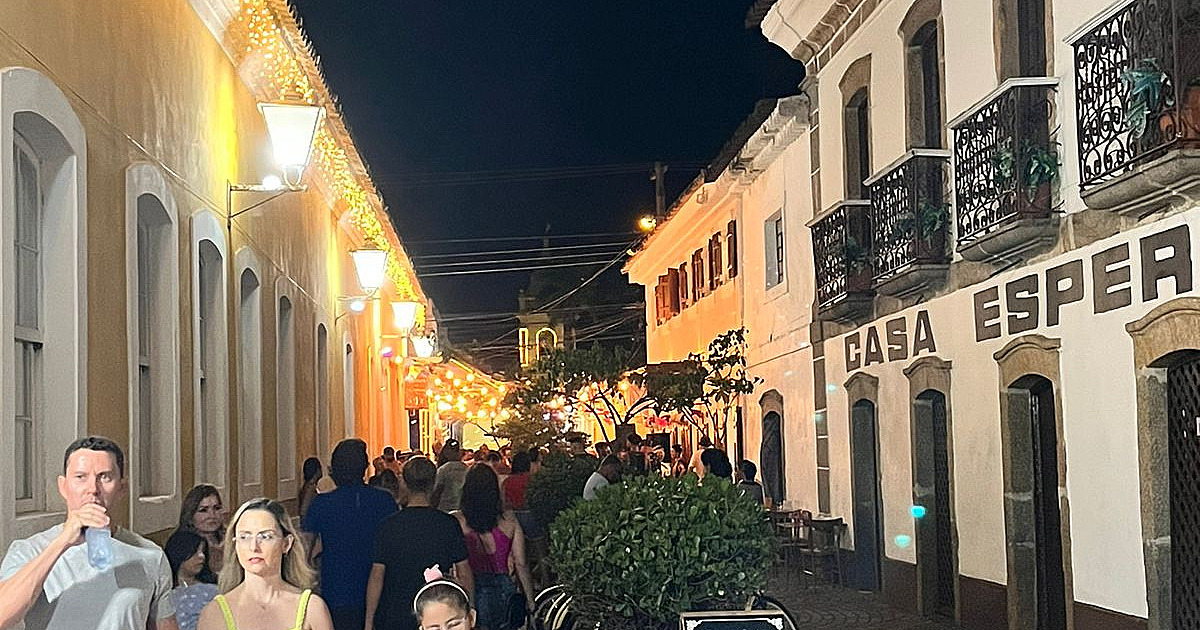 Verão começa com praias lotadas e expectativa por eventos nas cidades da região