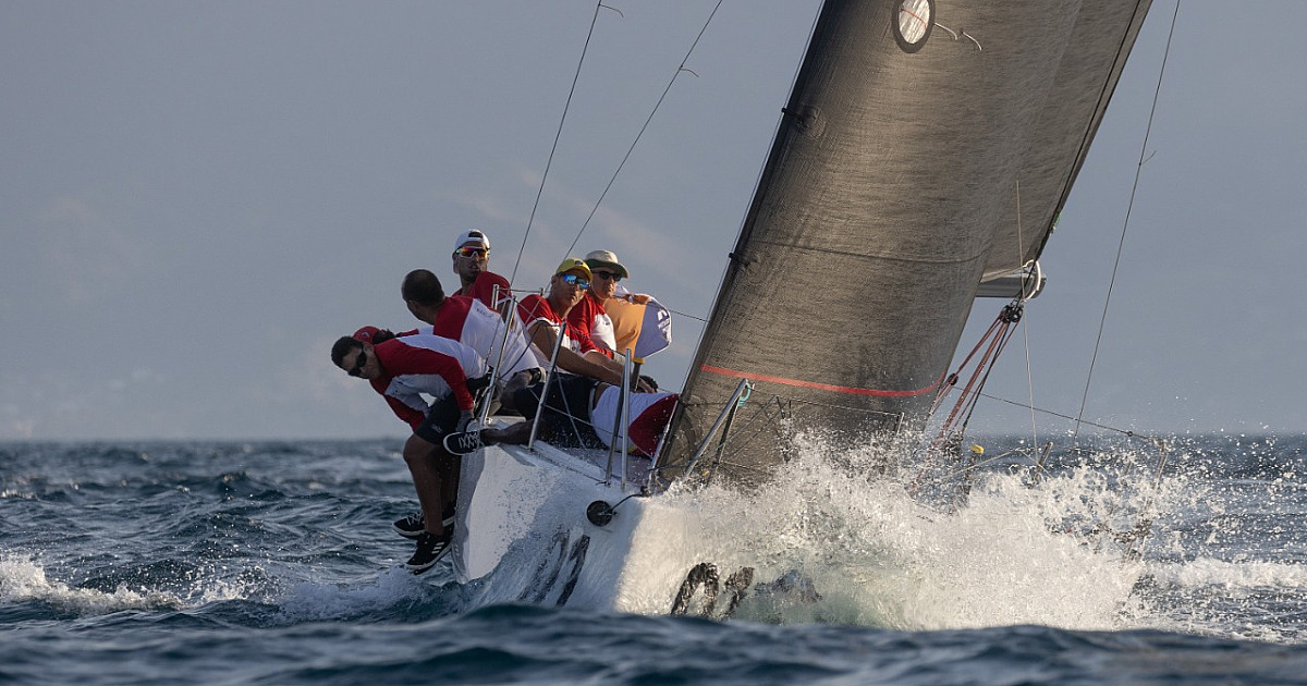 Barco de Scheidt retoma a liderança na briga pelo título da 49ª Semana Internacional de Vela de Ilhabela