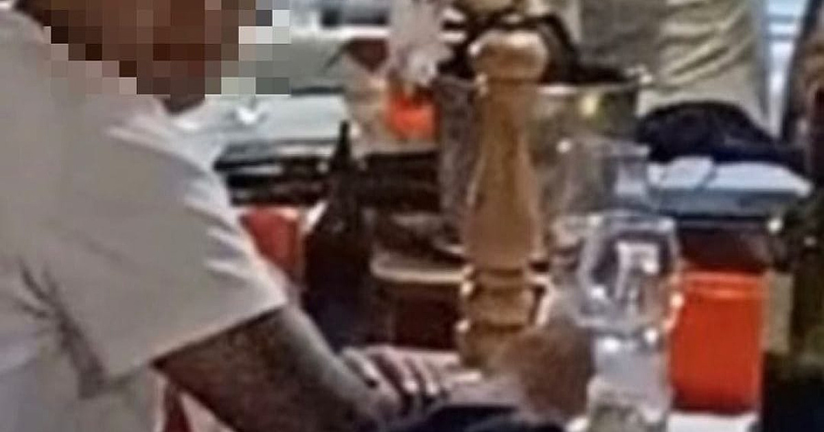 Casal entra em restaurante gasta R$800, paga a gorjeta de R$40 para o garçom e foge sem pagar a conta