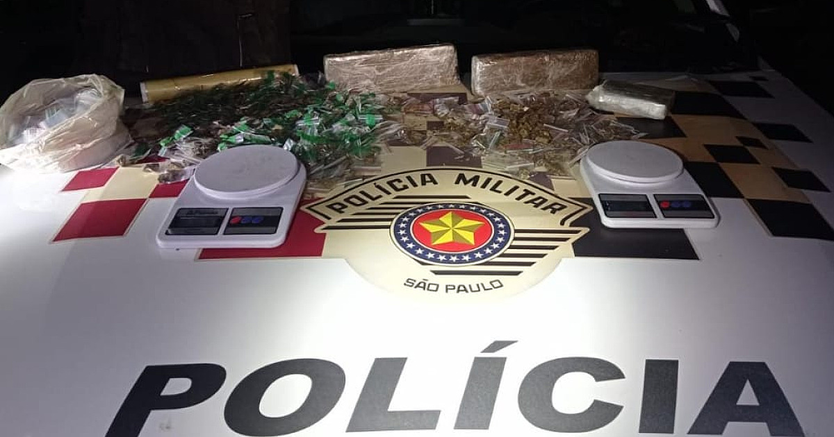 PM prende traficantes com carga de maconha no Perequê-Mirim