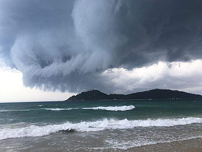 Chuvas da estação podem contribuir para piora na balneabilidade das praias