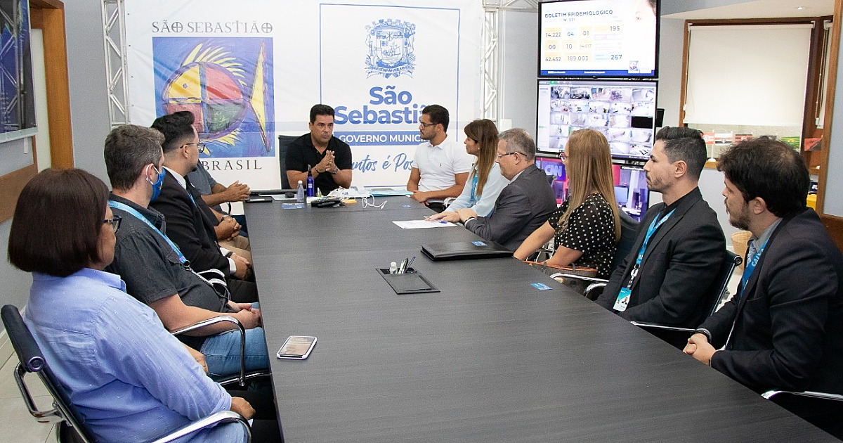 Prefeito Felipe Augusto assinou contrato com a Caixa para obras de infraestrutura