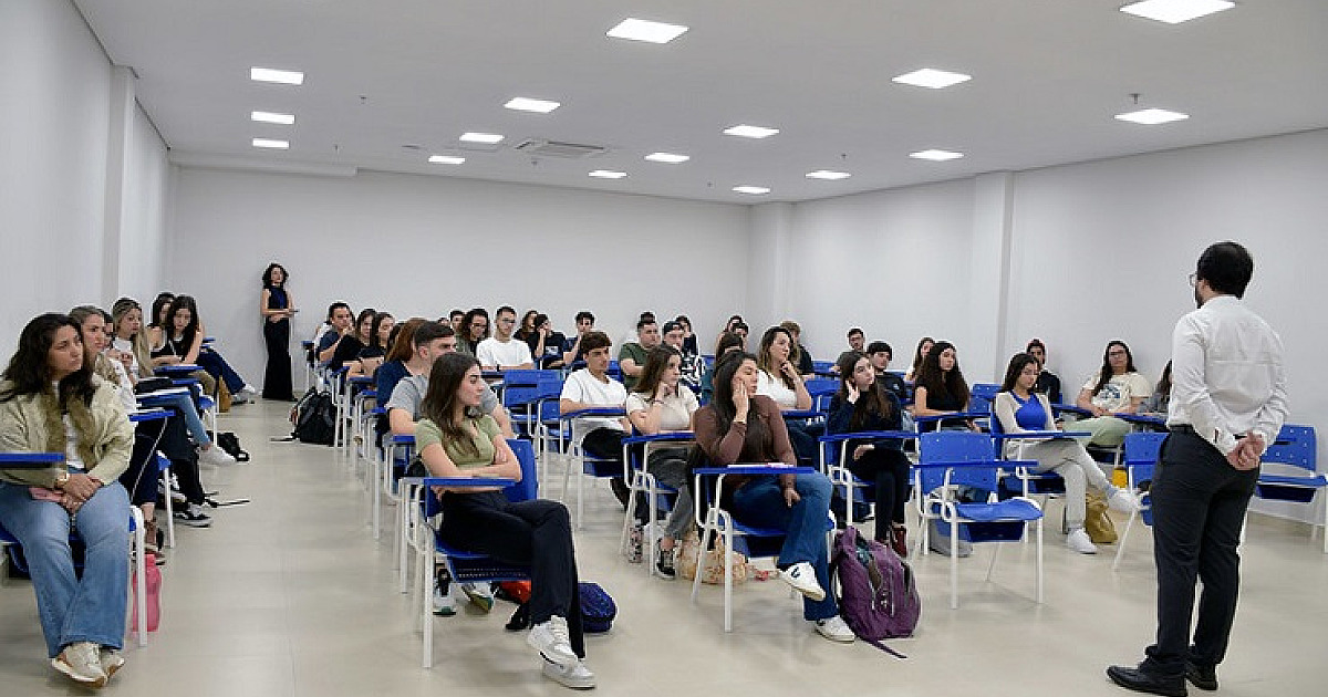 UNITAU abre seleção com mais de 15 vagas para professores em Taubaté e Caraguá