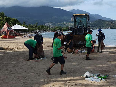 Prefeitura retira mais de cinco toneladas de lixo no pós-Réveillon em Ilhabela