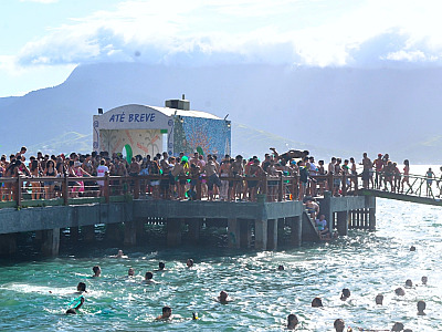 Banho da Dorotéia agita e refresca foliões de Ilhabela a partir deste sábado (14)