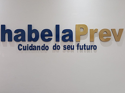 Prefeito Toninho Colucci recebe prêmio Destaque Brasil de Investimentos 2024