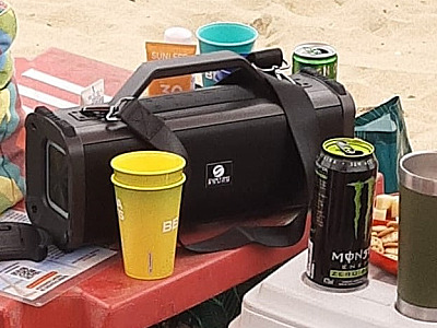 Caraguatatuba lança campanha “Ouvir e ver o mar” para coibir uso de caixas de som nas praias