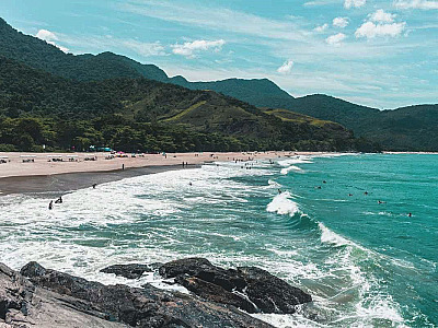 Polícia investiga morte de jovem após afogamento em praia de São Sebastião