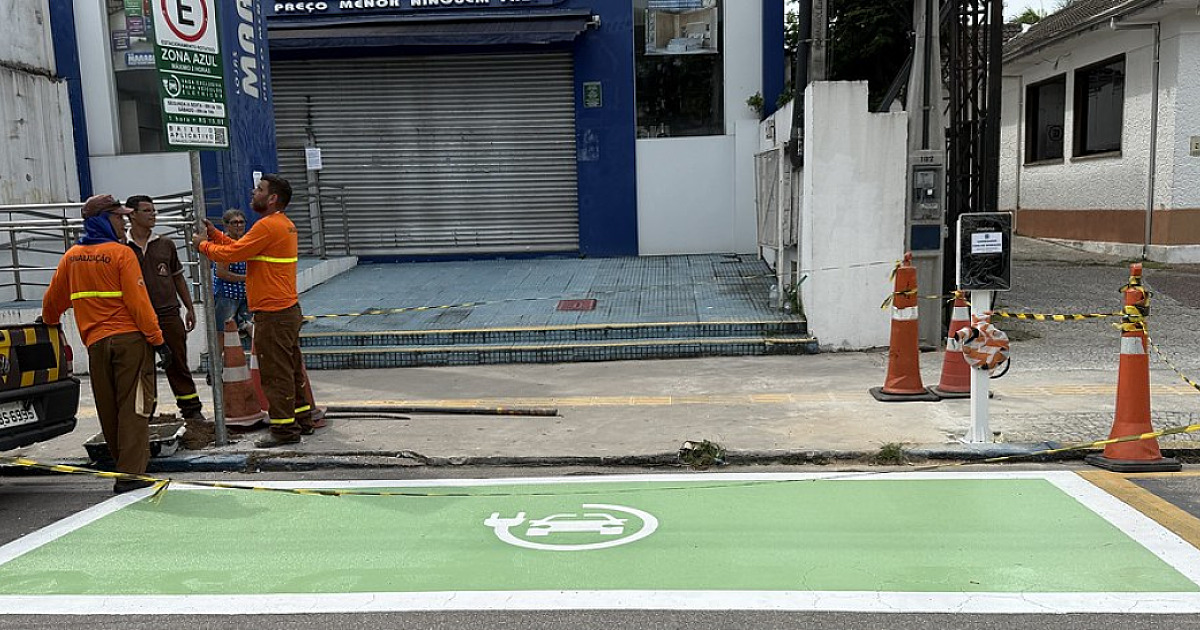 Vagas exclusivas para veículos elétricos na Zona Azul já estão disponíveis em Caraguatatuba